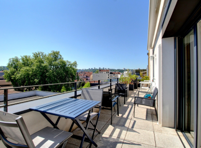 Pourquoi vendre avant l'été ? Les avantages à connaître